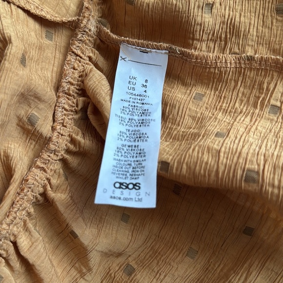 ASOS DESIGN v neck smock top in textured dobby tan - Picture 5 of 10
